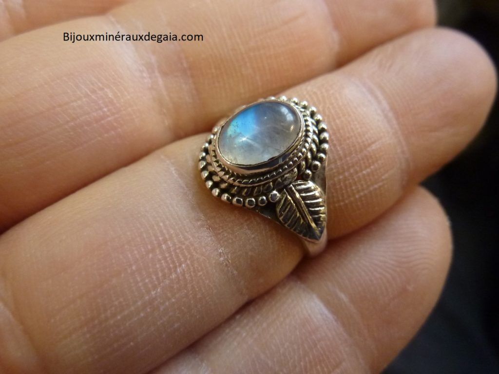 BAGUE PIERRE DE LUNE MONTURE EN ARGENT 925.TAILLE 55 1/4 REF 1413