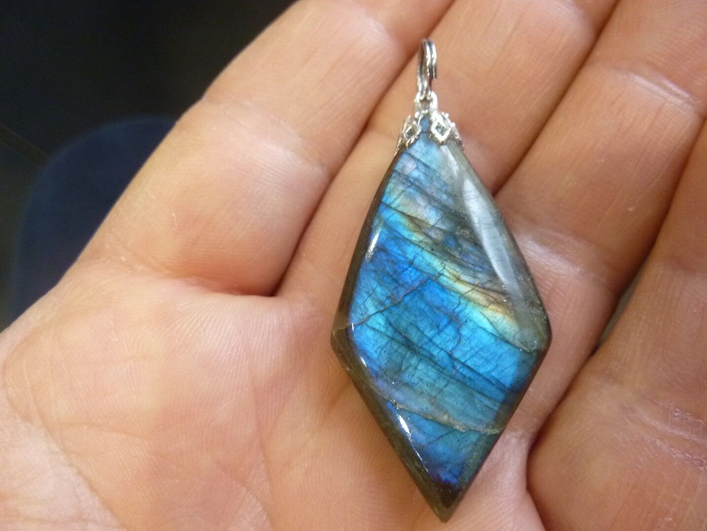 PENDENTIF LABRADORITE Poids 11,3 gr REF 1649