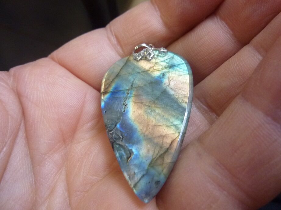 Pendentif Labradorite 14,5 gr réf 2543