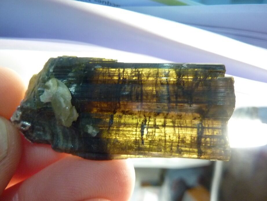 Pendentif Sphène ( Titanite) très rare ref 1204