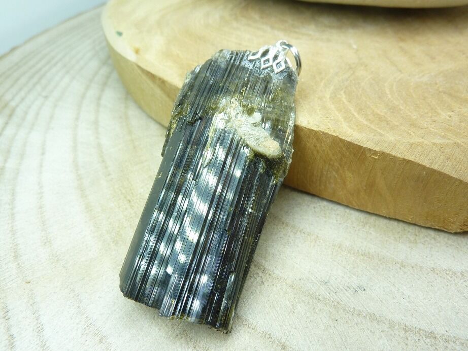 Pendentif Sphène ( Titanite) très rare ref 1204