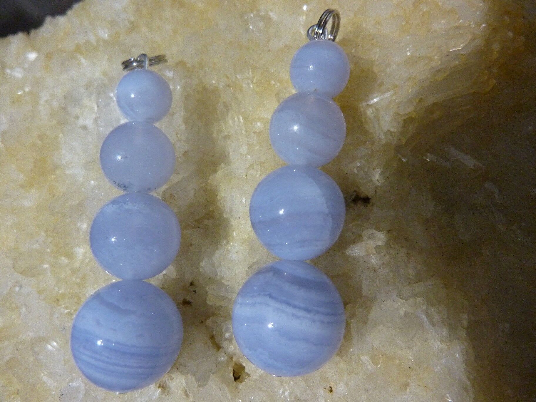 Pendentif Zénitude calcédoine bleue a L'unité rare – Image 2