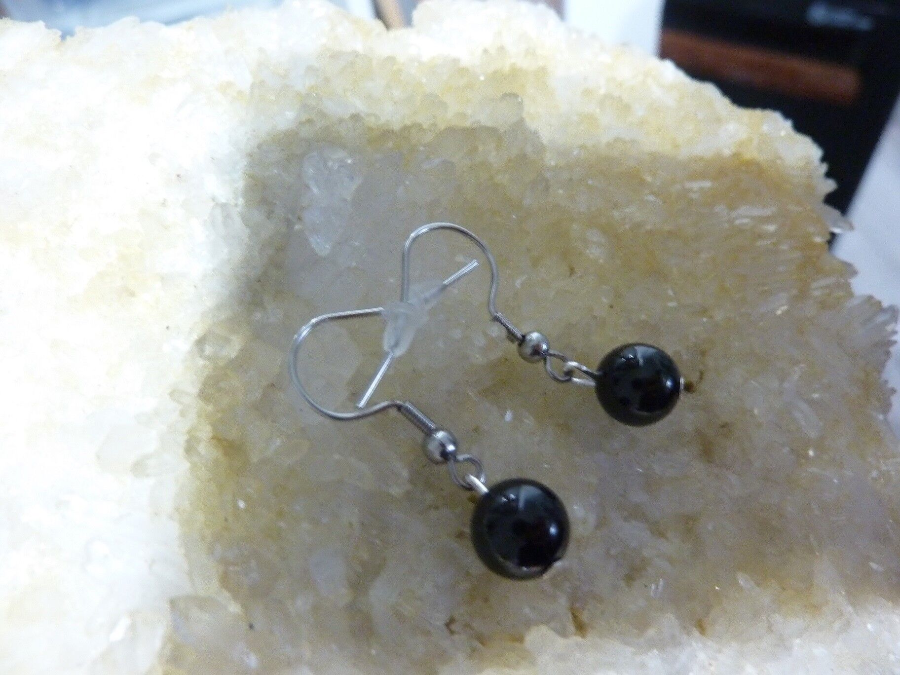Boucles d'oreilles spinelle noir – Image 3