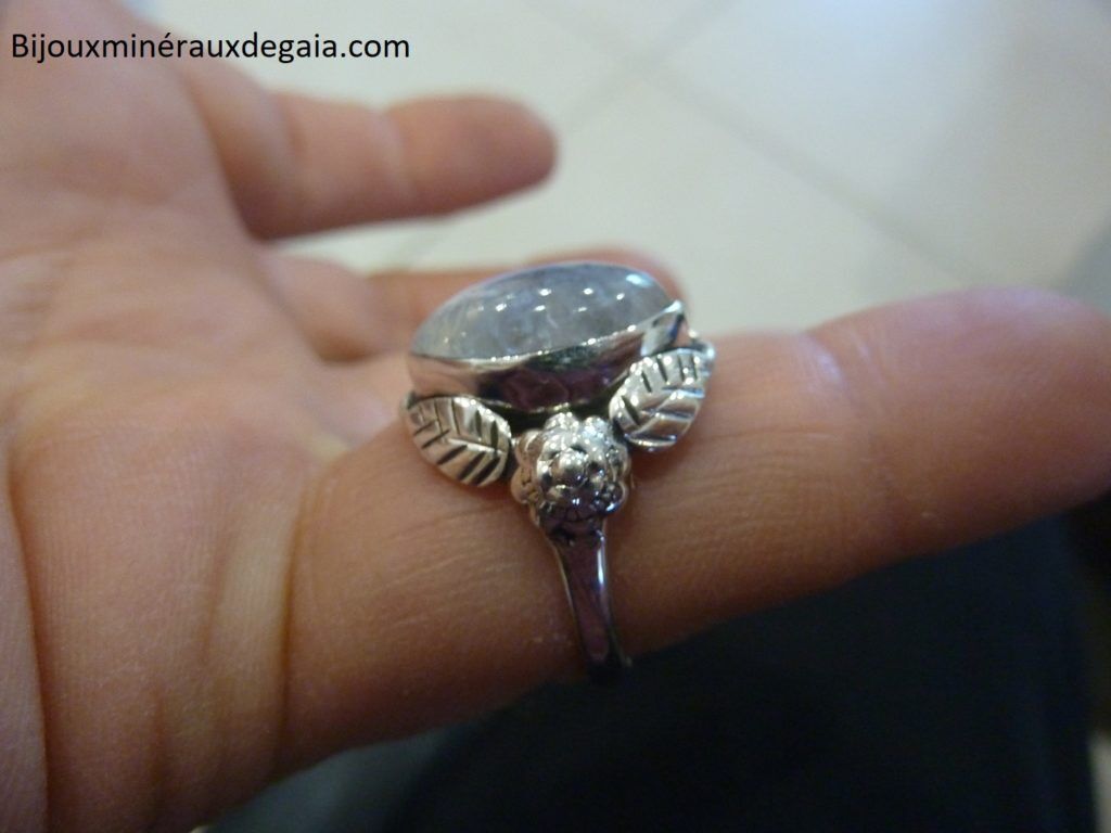 BAGUE PIERRE DE LUNE MONTURE EN ARGENT 925.TAILLE 57 3/4 REF 0899