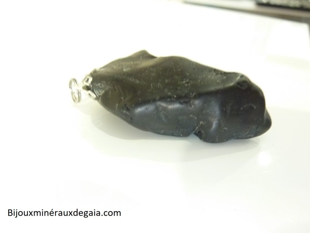 Pendentif Spinelle noir 37,3 gr ultra rare ref 4910