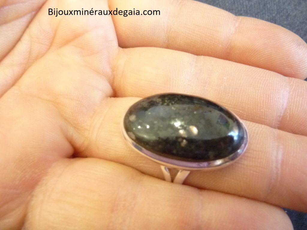 Bague Nuummite monture argent 925 taille 61 ref 6570