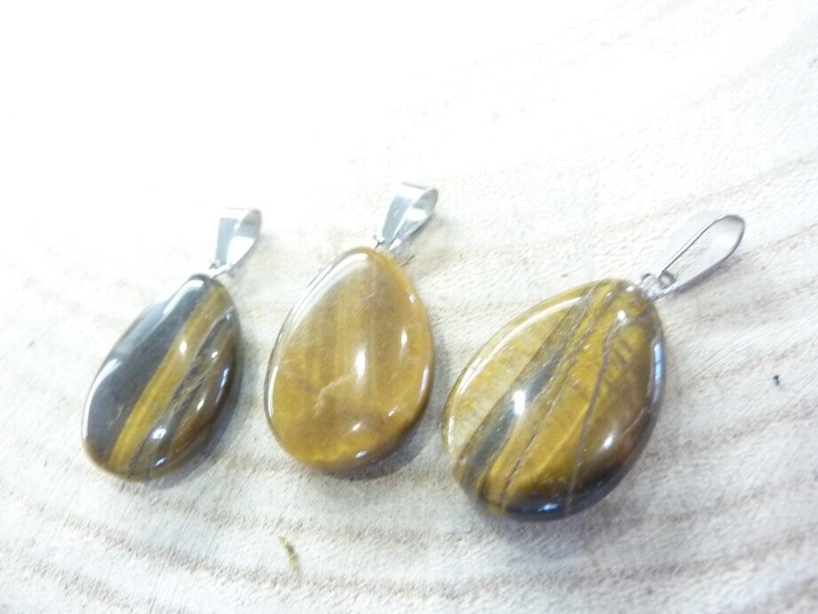 Pendentif protection oeil de tigre 2,4 cm x 1,6 cm