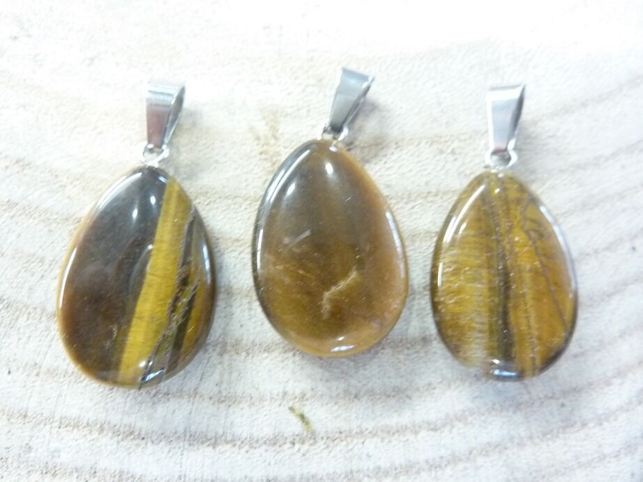 Pendentif protection oeil de tigre 2,4 cm x 1,6 cm