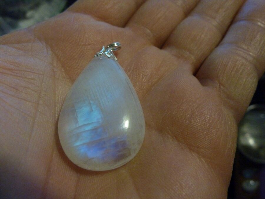 PENDENTIF PIERRE DE LUNE GEMME 51.5 cts AAA+ ref 0096