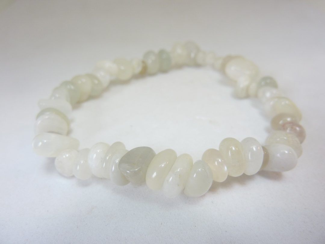 Bracelet pierre de lune perles multiformes 6-11 mm