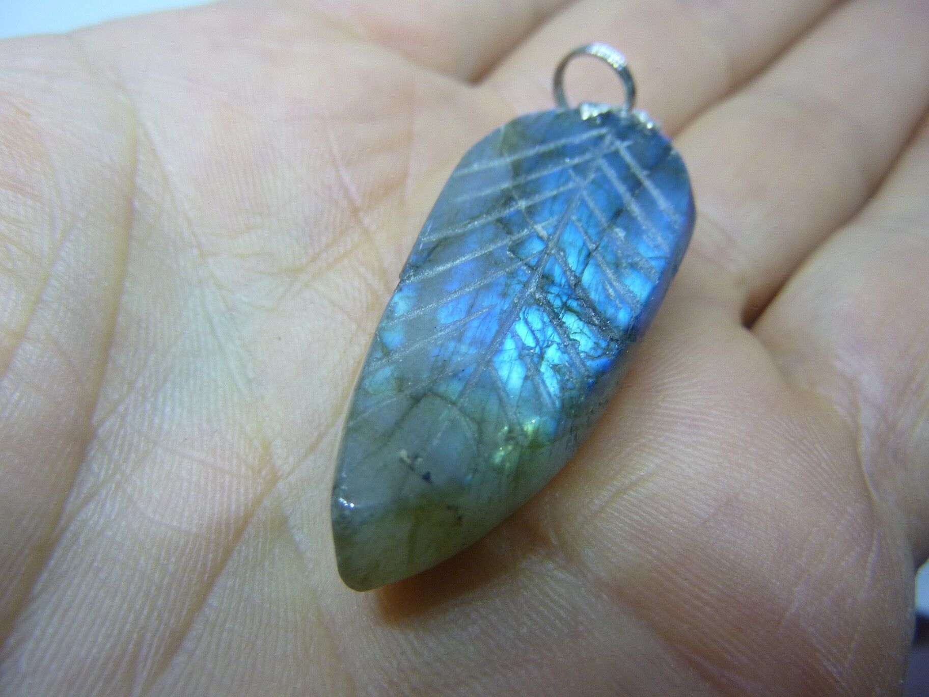 PENDENTIF PROTECTION FEUILLE LABRADORITE 10,4 gr REF 3638 – Image 3