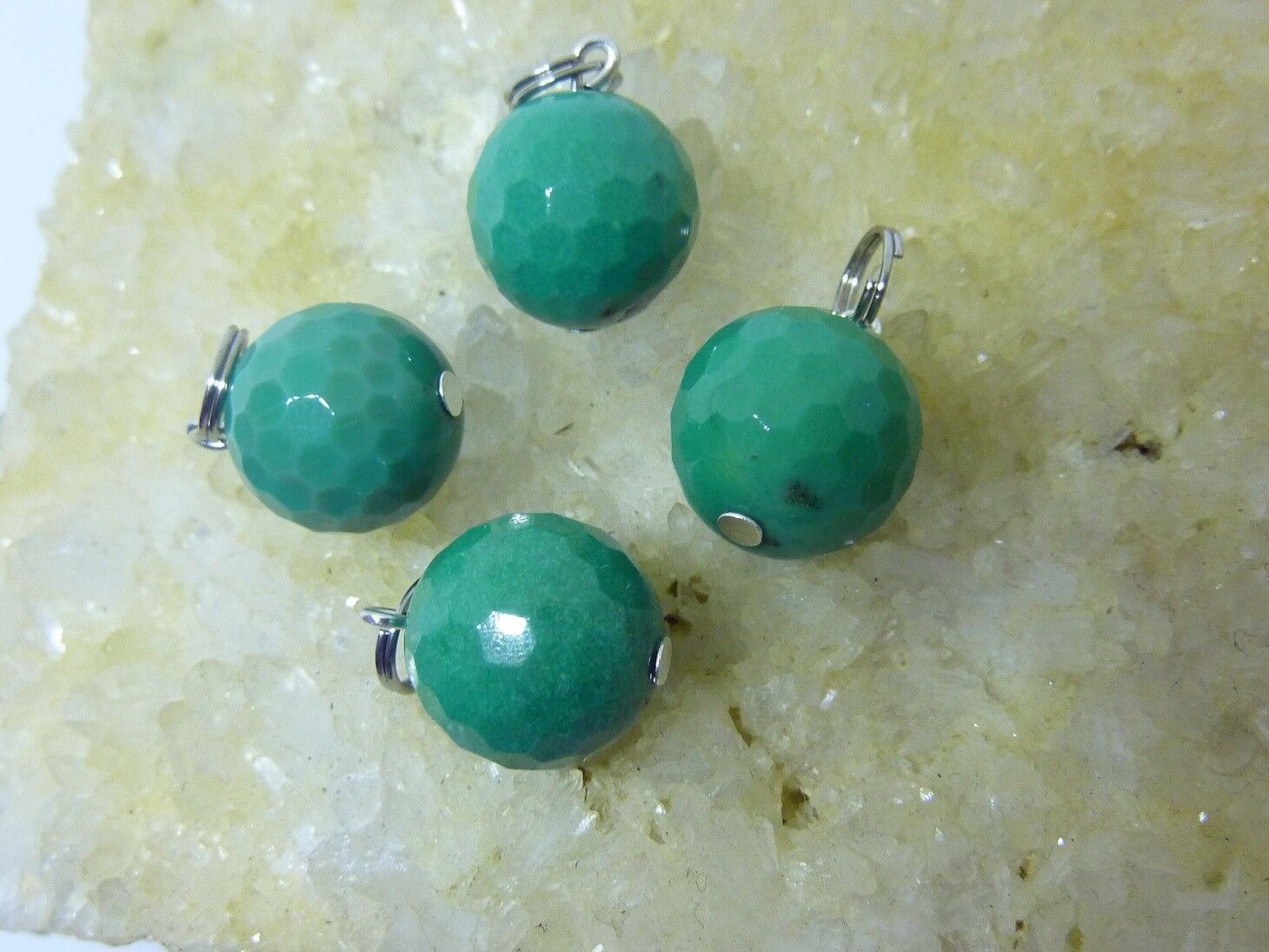Pendentif Calme et paix: Chrysoprase perles à facettes 14 mm – Image 2