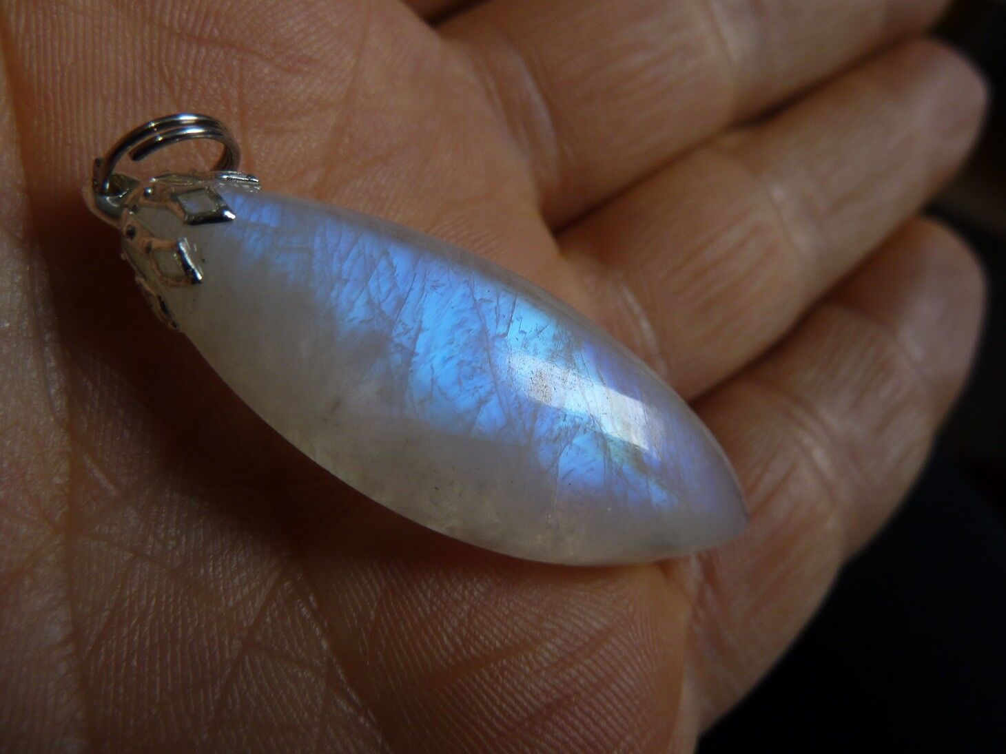 Pendentif Pierre de lune Quiétude et intuition ref 1874