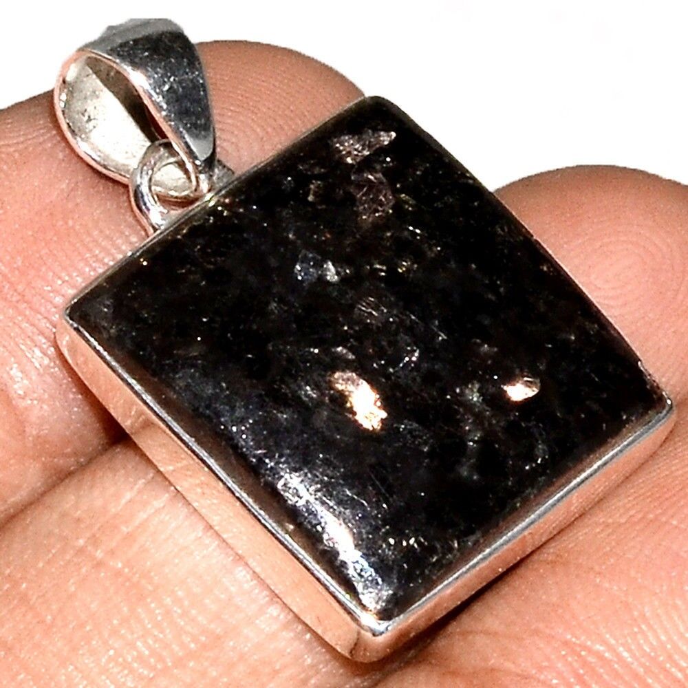 Pendentif Nuummite Véritable monture argent 925 Rare ref 0174