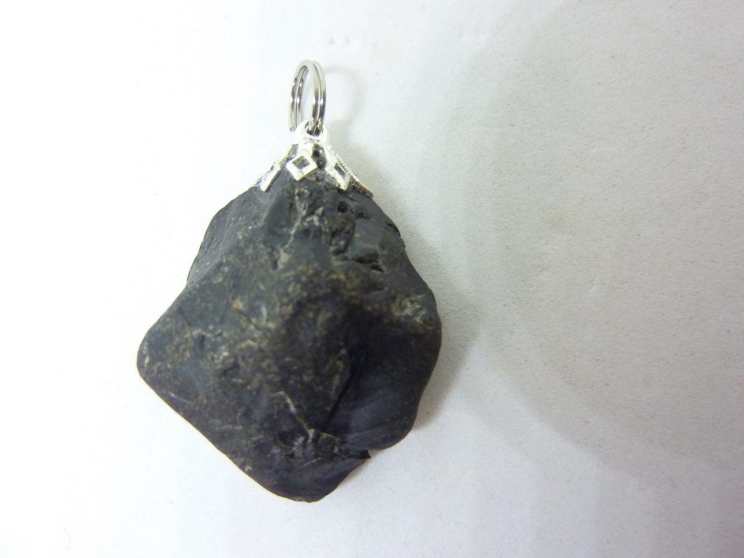 PENDENTIF PROTECTION SPINELLE NOIRE 14,3 gr Ref 0434