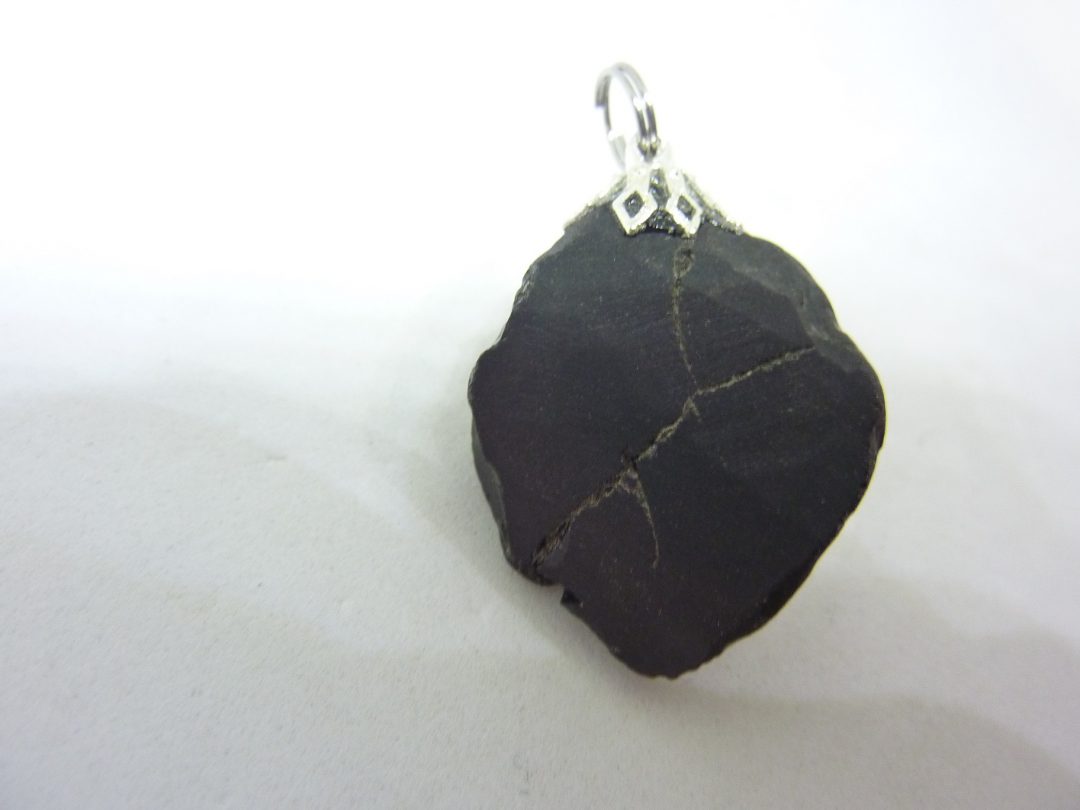 PENDENTIF PROTECTION SPINELLE NOIRE 14,3 gr Ref 0434