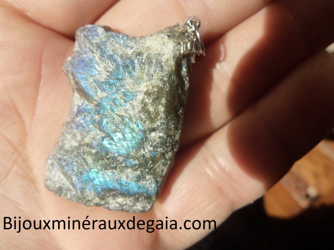 PENDENTIF LABRADORITE BRUT 21,8 gr ref 3158