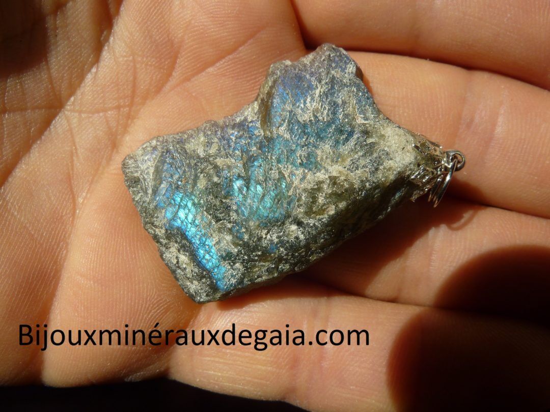 PENDENTIF LABRADORITE BRUT 21,8 gr ref 3158