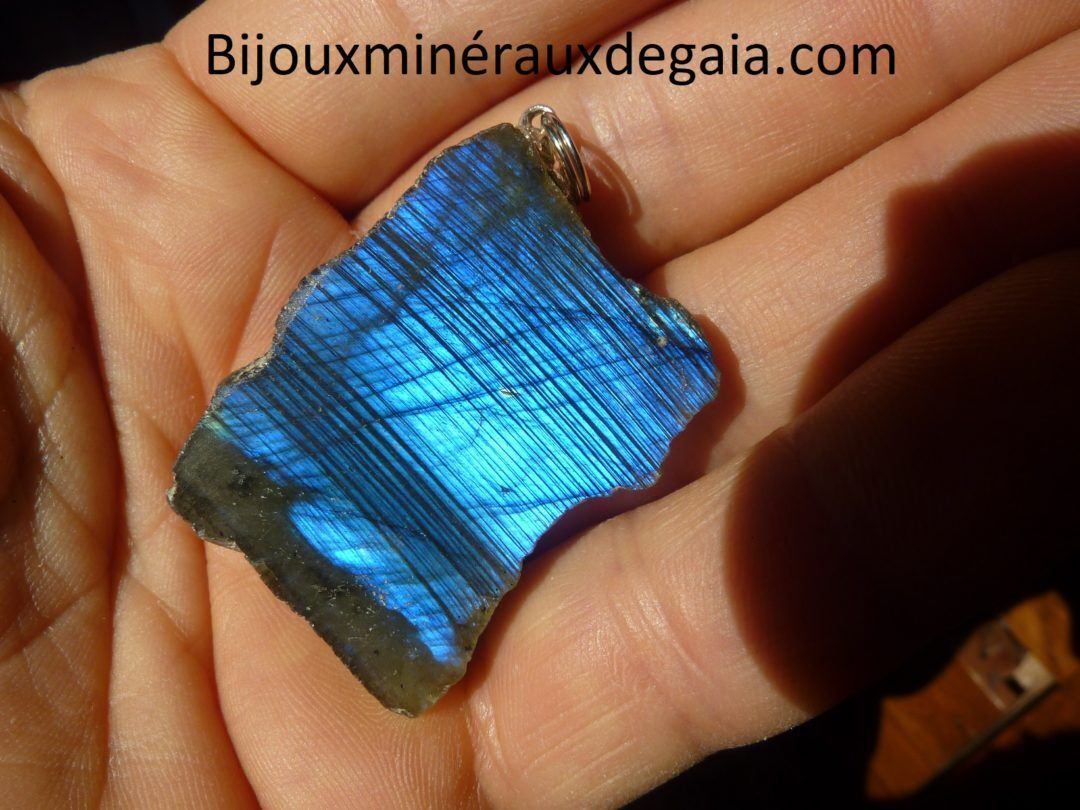 PENDENTIF LABRADORITE BRUT 21,8 gr ref 3158