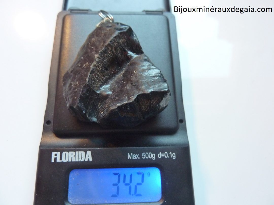 PENDENTIF PROTECTION SPINELLE NOIRE 34,2 gr rare! ref 9927