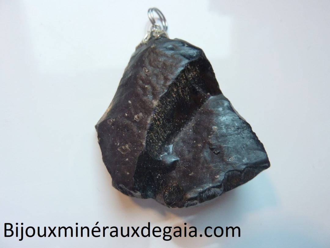 PENDENTIF PROTECTION SPINELLE NOIRE 34,2 gr rare! ref 9927