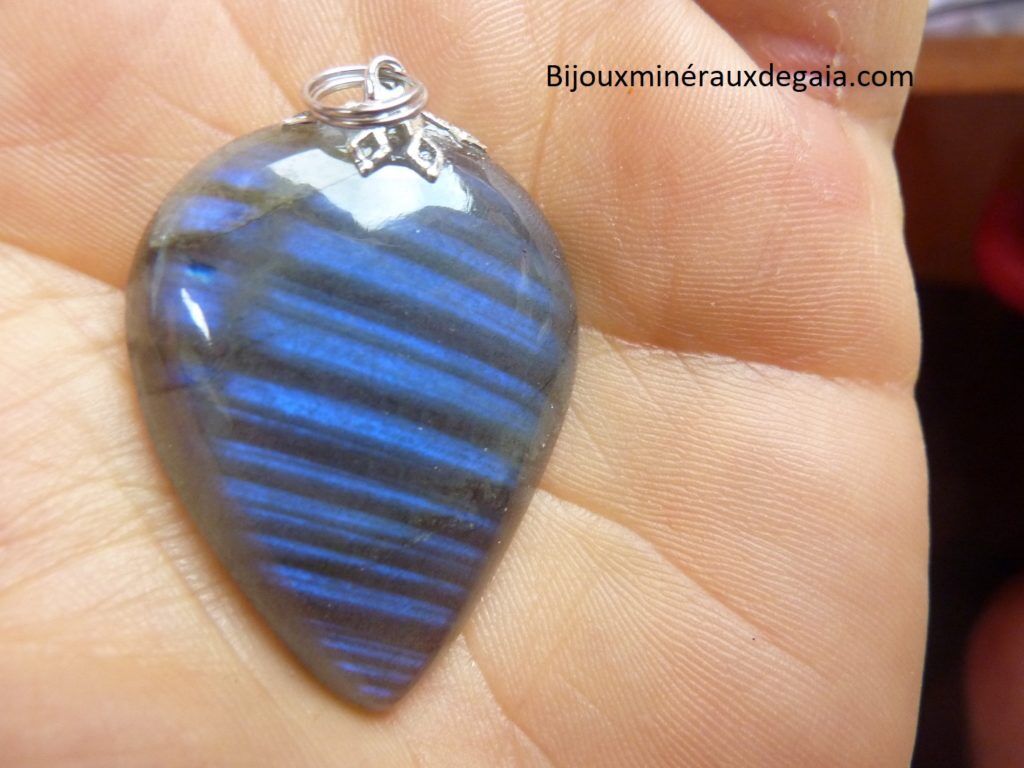 Pendentif Labradorite Poids 10,8 gr ref 1552