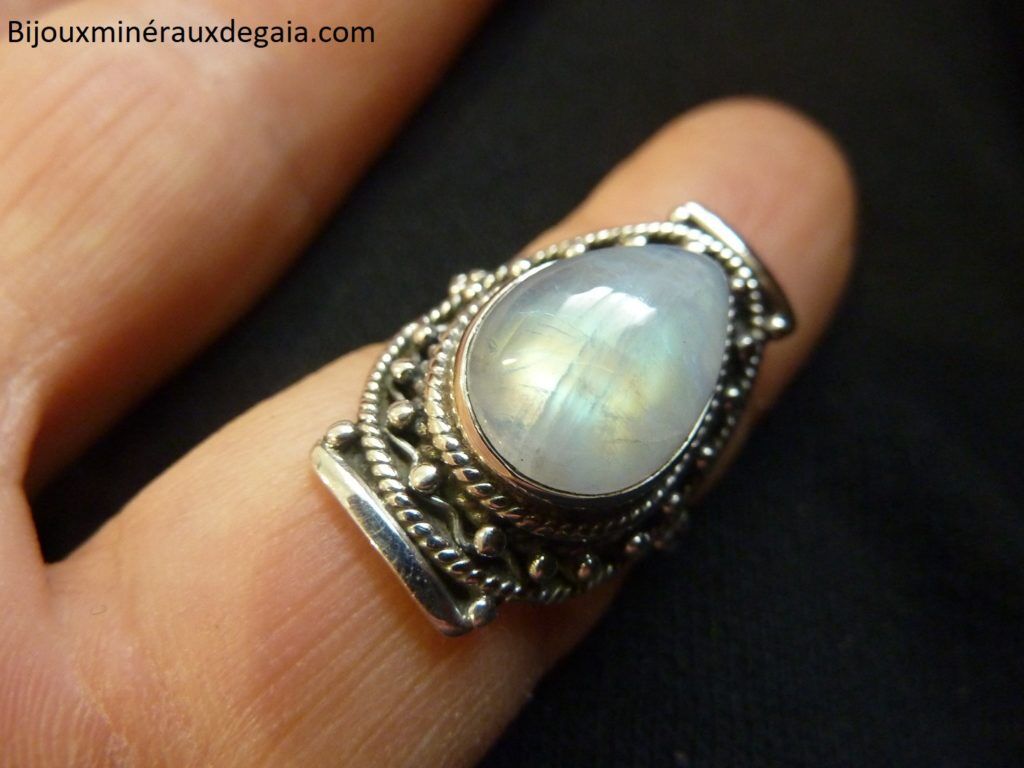 BAGUE PIERRE DE LUNE MONTURE EN ARGENT 925.TAILLE 51 REF 6595