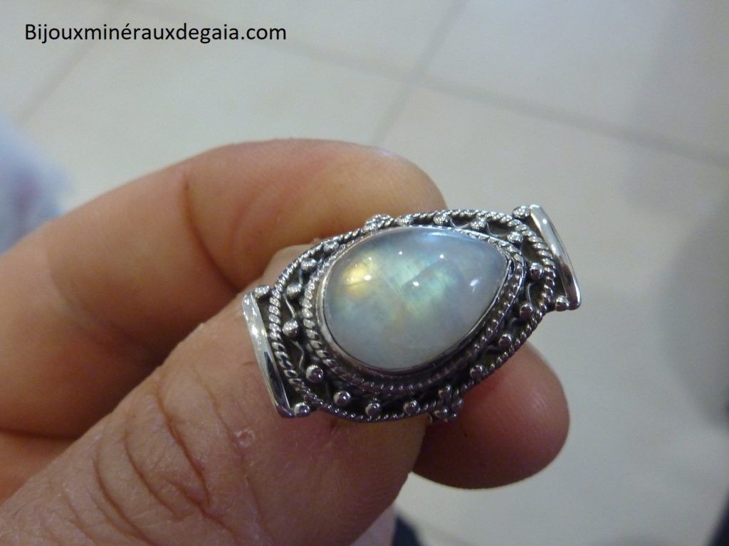 BAGUE PIERRE DE LUNE MONTURE EN ARGENT 925.TAILLE 51 REF 6595