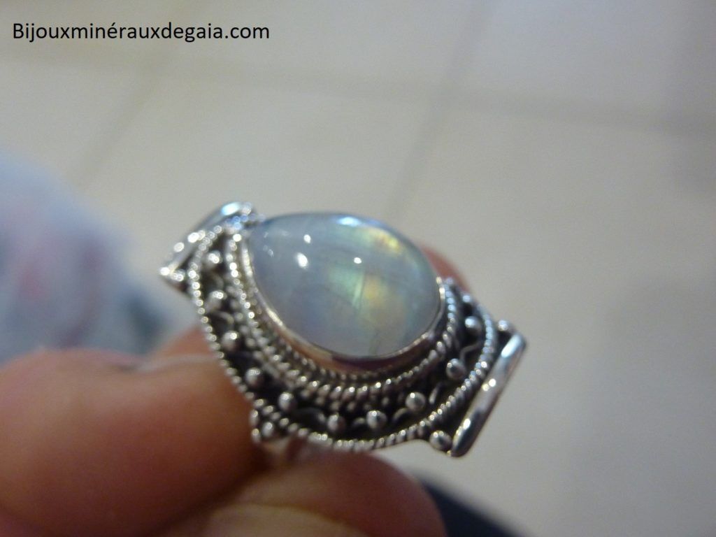 BAGUE PIERRE DE LUNE MONTURE EN ARGENT 925.TAILLE 51 REF 6595