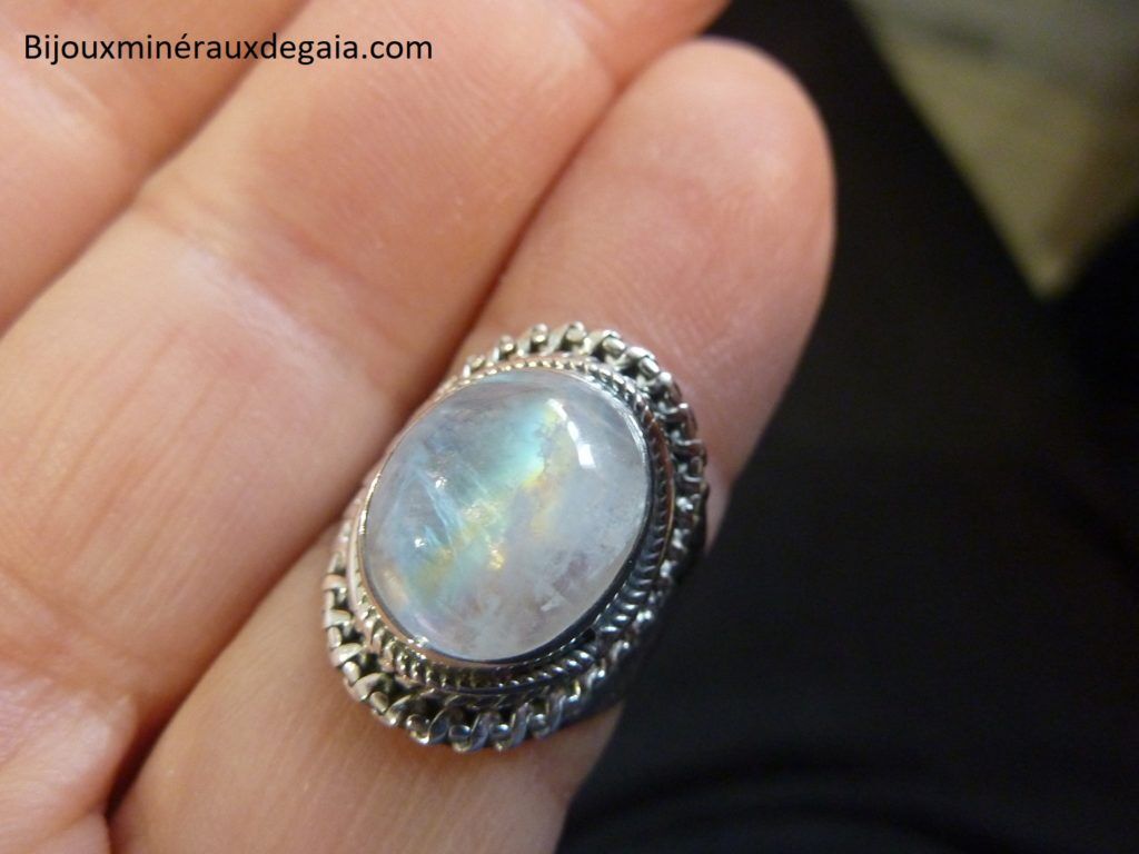 BAGUE PIERRE DE LUNE MONTURE EN ARGENT 925.TAILLE 52 REF 5652