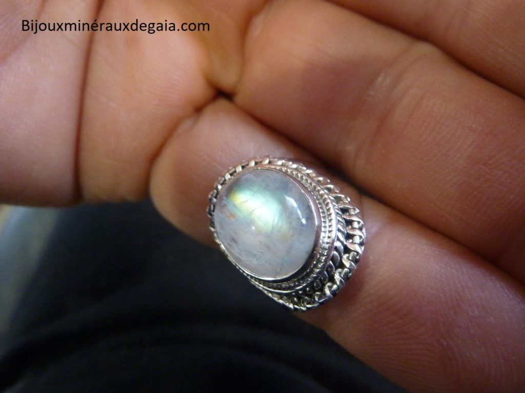 BAGUE PIERRE DE LUNE MONTURE EN ARGENT 925.TAILLE 52 REF 5652