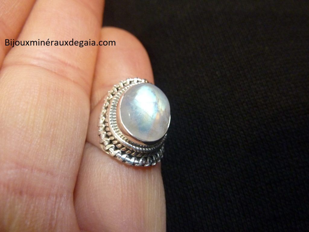 BAGUE PIERRE DE LUNE MONTURE EN ARGENT 925.TAILLE 52 REF 5652