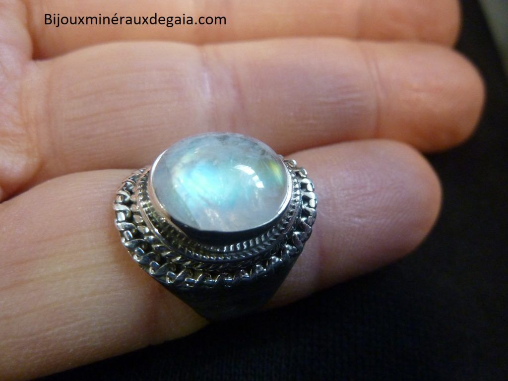 BAGUE PIERRE DE LUNE MONTURE EN ARGENT 925.TAILLE 52 REF 5652