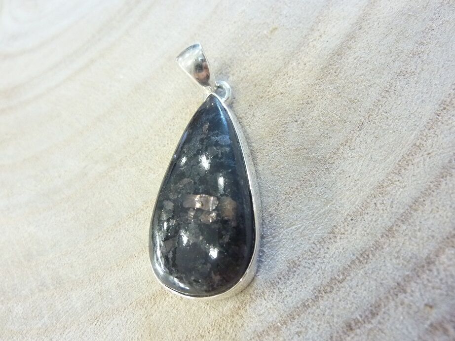 Pendentif Nuummite Véritable monture argent 925 Rare ref 2871