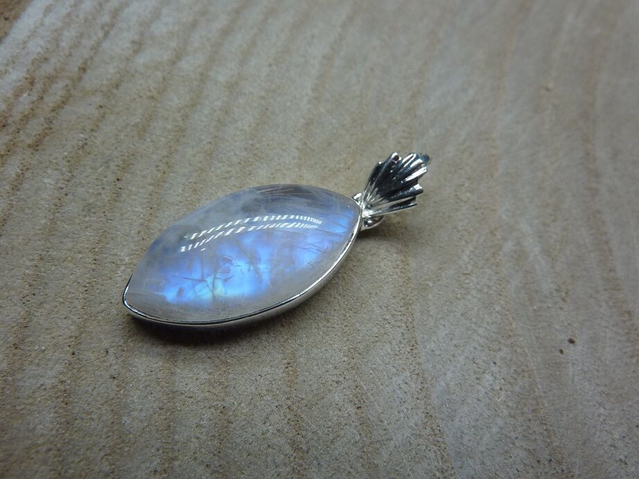 Pendentif pierre de lune monture argent 925 ref 9429