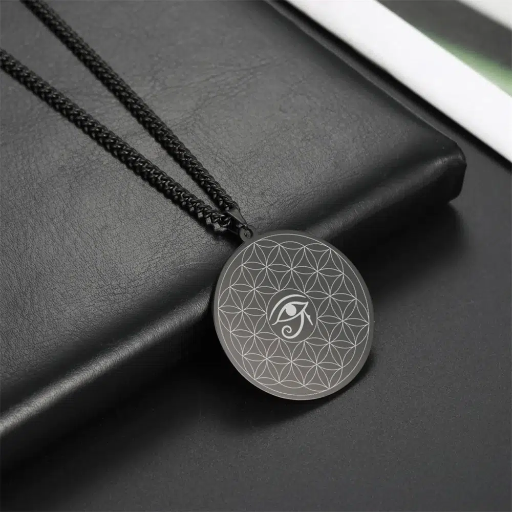 Pendentif Fleur de vie-Oeil d'Horus ref noire