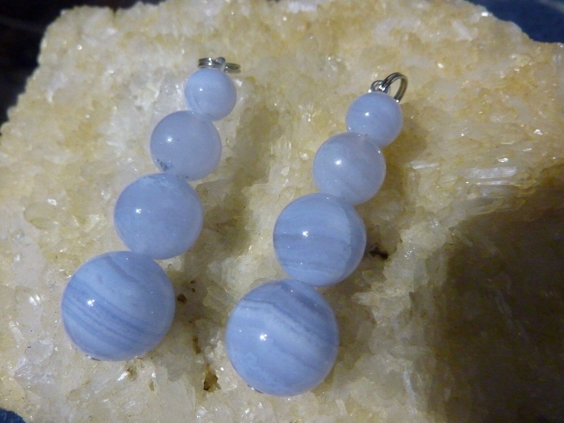 Pendentif Zénitude calcédoine bleue a L'unité rare – Image 4