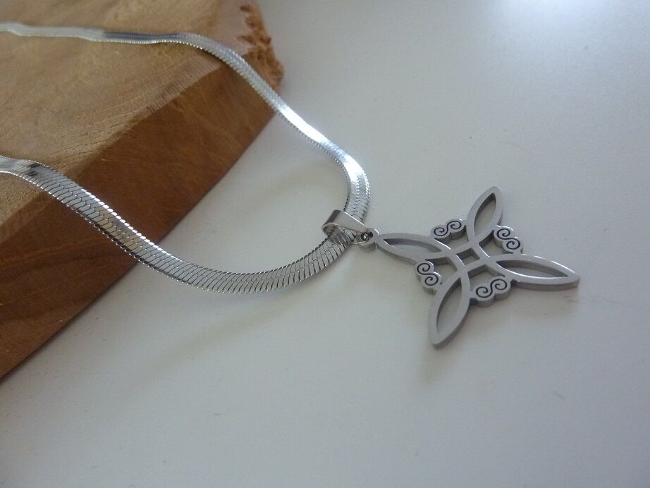 Collier Pendentif noeud de sorcière (Wiccan) ref 02 argent