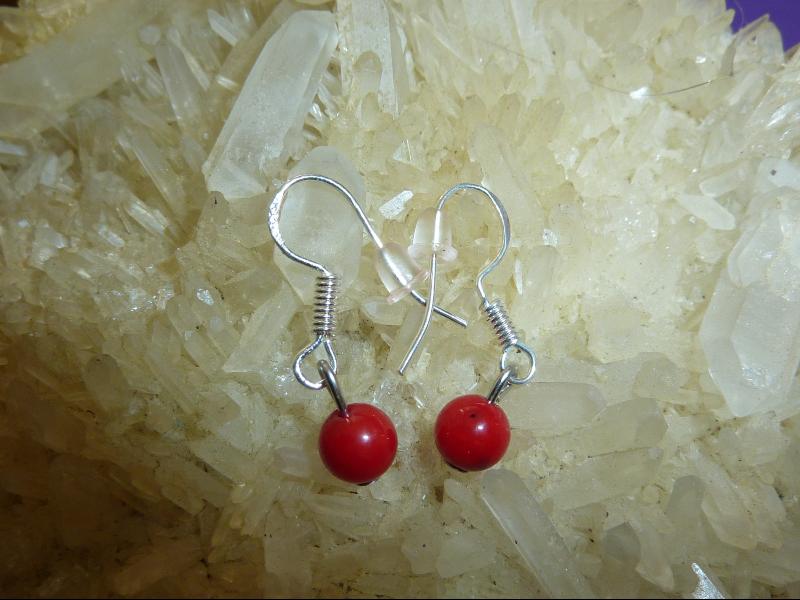Boucles d'oreilles corail rouge perles rondes 5 mm