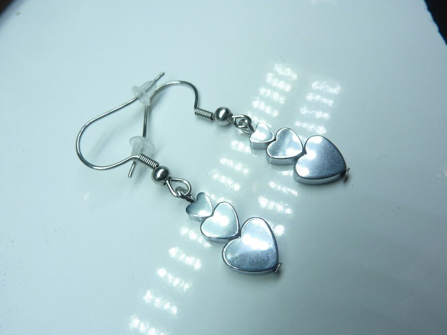 BOUCLES D'OREILLES COEUR EN HEMATITE