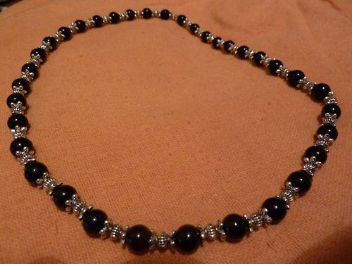 Collier extensible en tourmaline noire perles rondes 8mm et plaqué argent