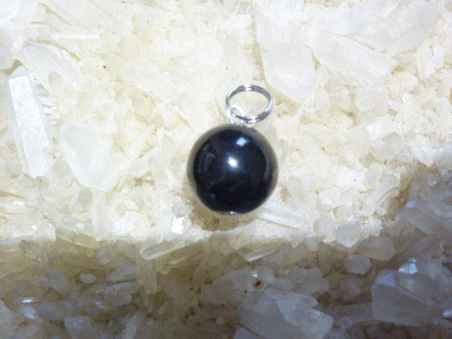 Pendentif protection Jais Charbon fossile