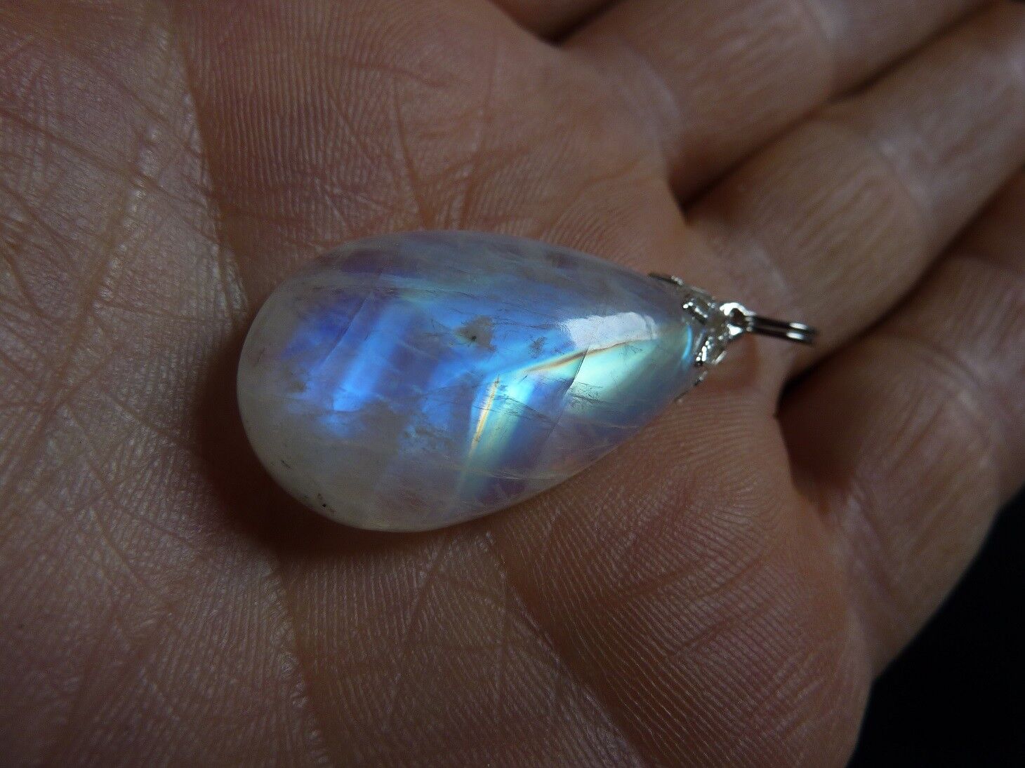 Pendentif Pierre de lune Quiétude et intuition ref 9498