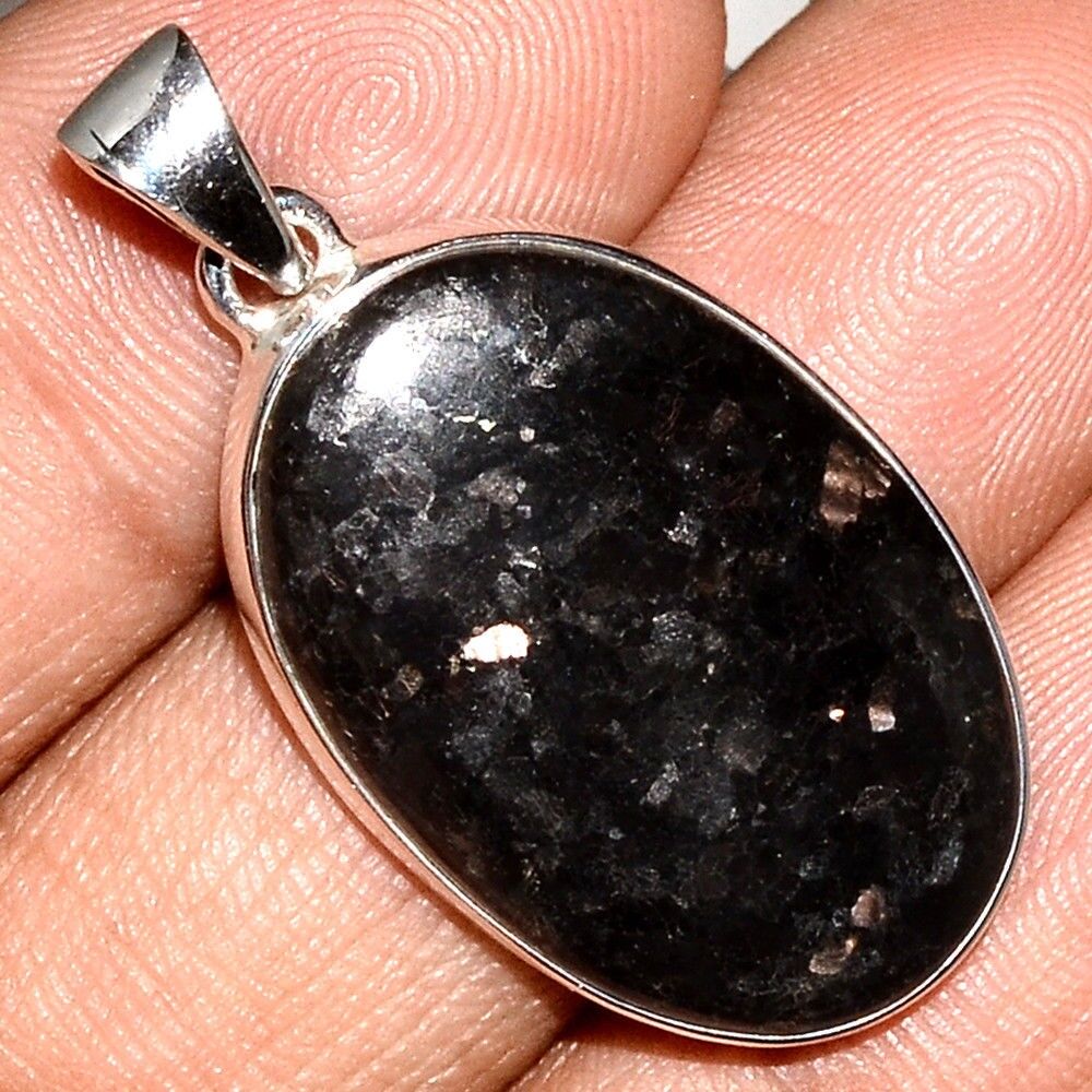 Pendentif Nuummite Véritable monture argent 925 Rare ref 3855