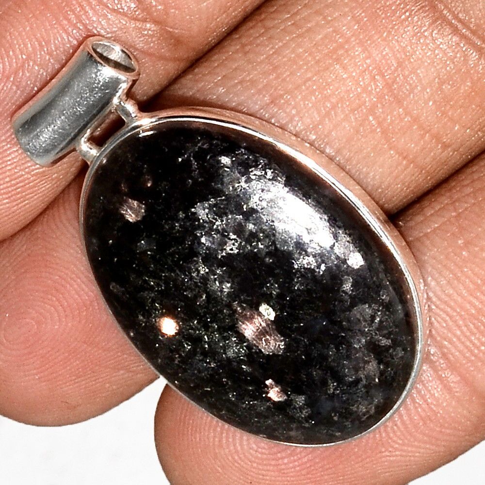 Pendentif Nuummite Véritable monture argent 925 Rare ref 2434