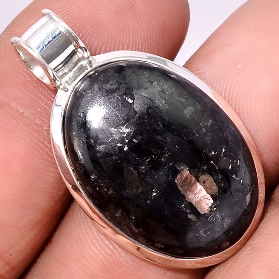 Pendentif Nuummite Véritable monture argent 925 Rare ref 3099