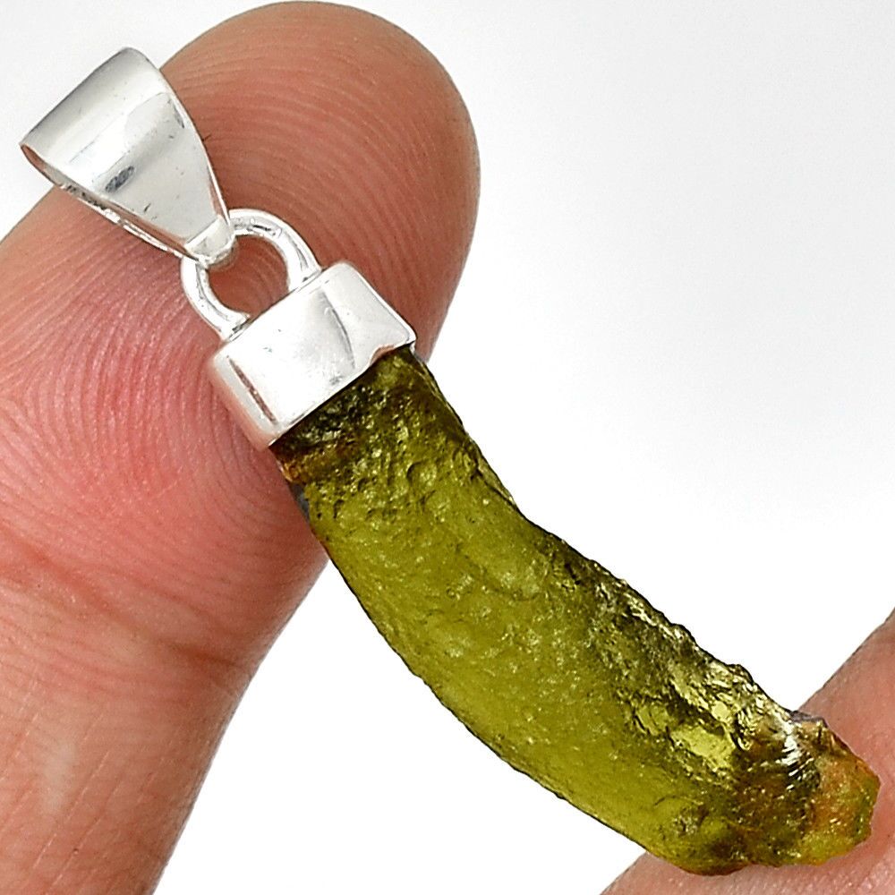 PENDENTIF MOLDAVITE MONTURE EN ARGENT 925. TRES RARE ! REF 5353