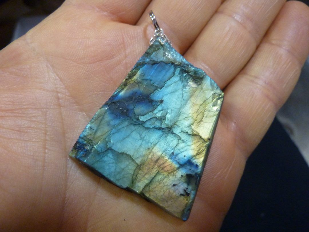 PENDENTIF LABRADORITE BRUT 21,4 gr ref 0208