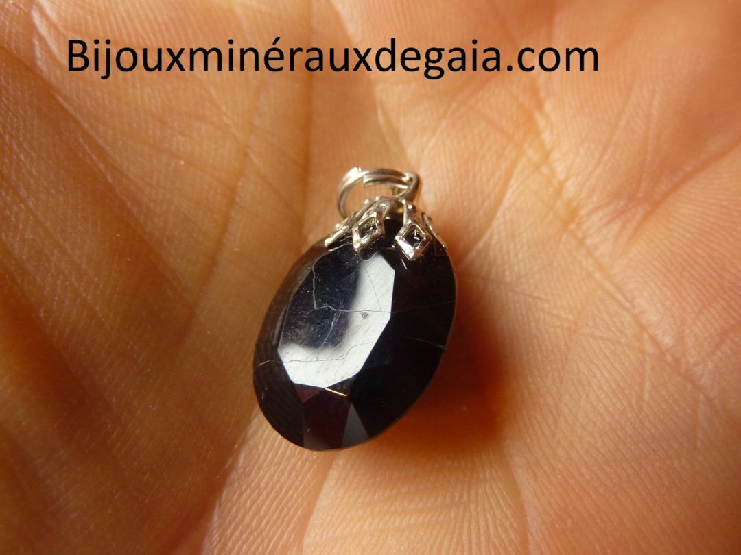 Pendentif spinelle noir à facettes ref 0155