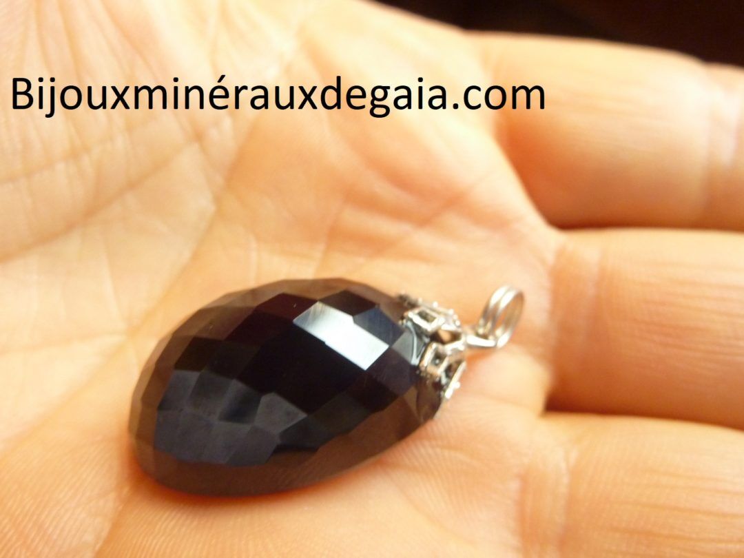 Pendentif spinelle noir à facettes ref 7831